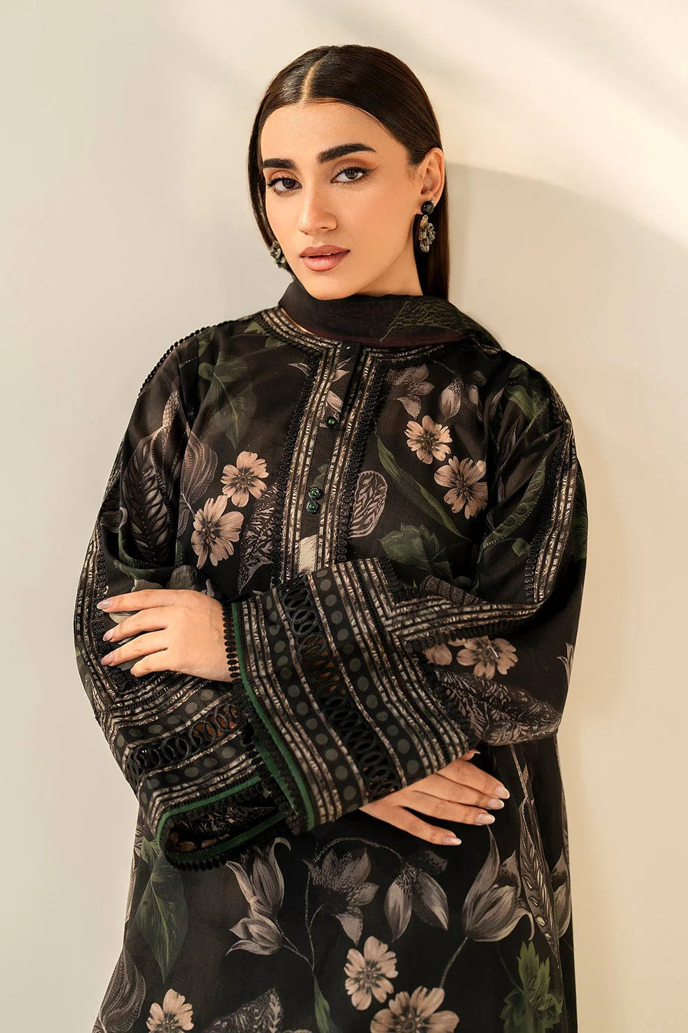 BQ 33-3 Piece Unstitched Digital Printed Khaddar Suit
