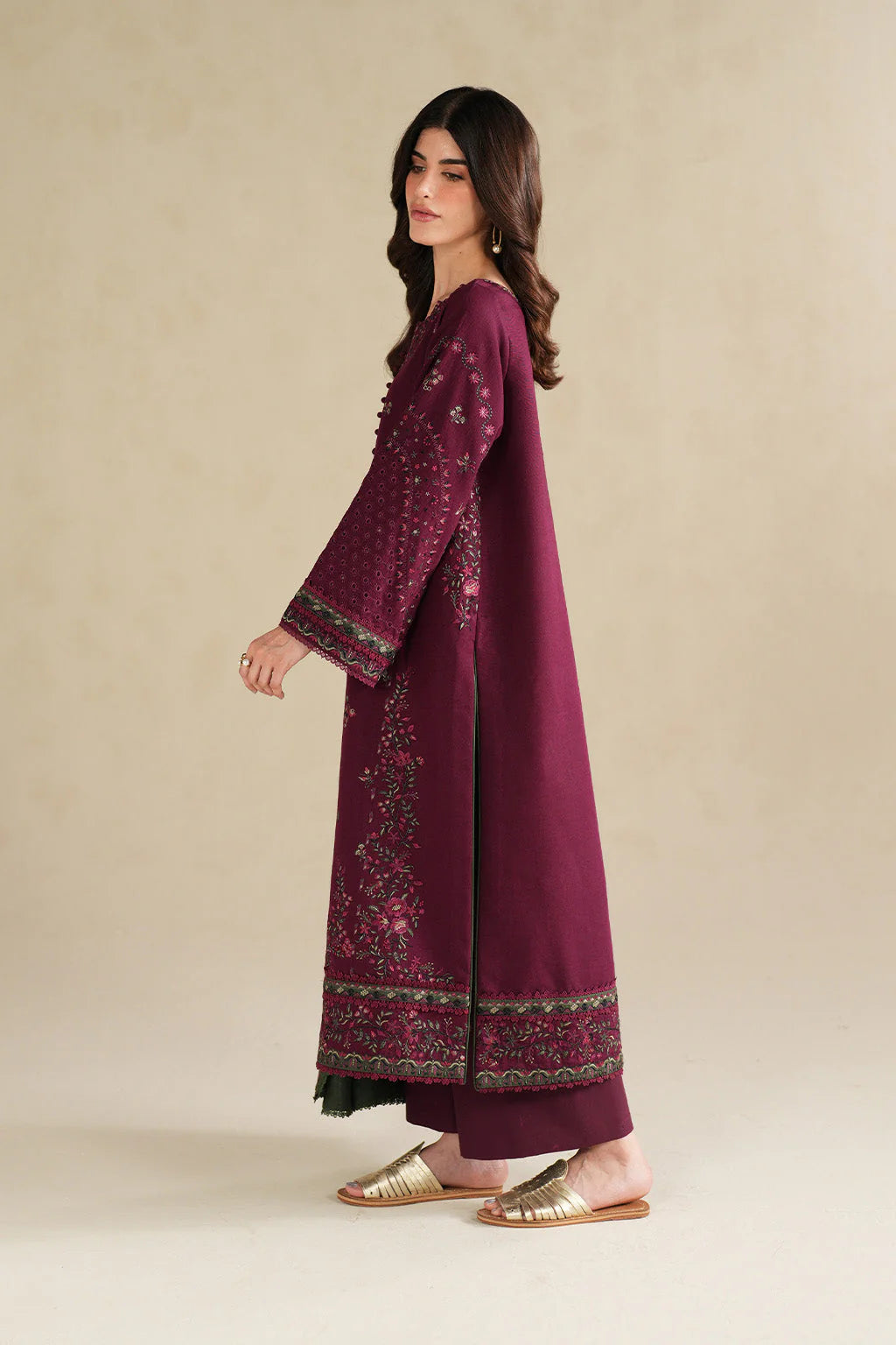 IZ 2705-3 Piece Unstitched Embroidered Lawn Suit
