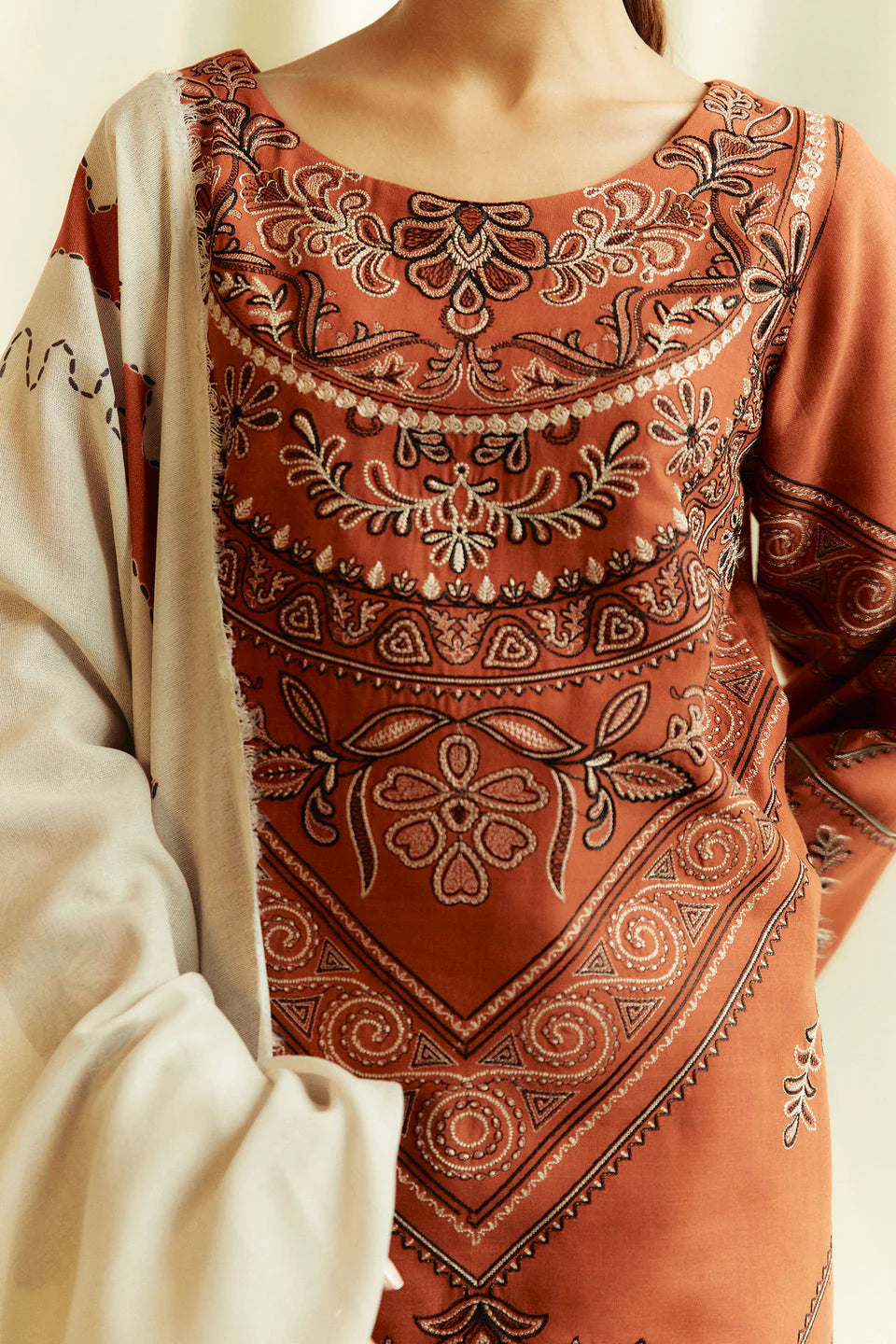 ZS 100-3 Piece - Unstitched Embroidered Lawn Fabric