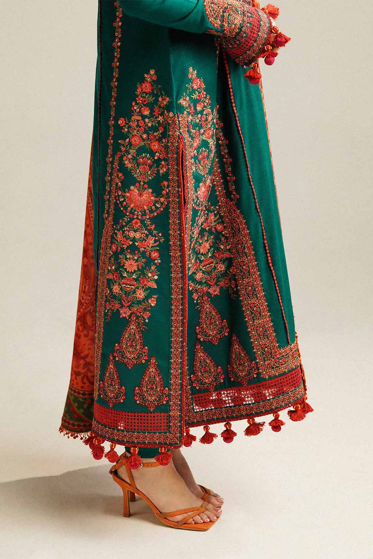 SP 525 - 3 Pcs Unstitched Heavy Embroidered Dhanak Suit with Premium Quality Wool Shawl