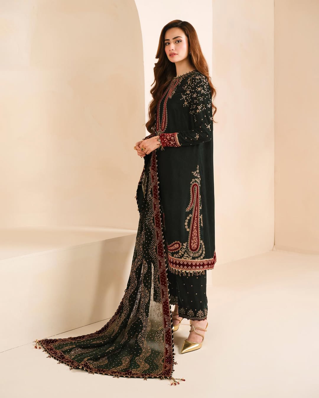 JZ 999-3 Pc Embroidered Velvet Shirt and Trouser with Chiffon Dupatta