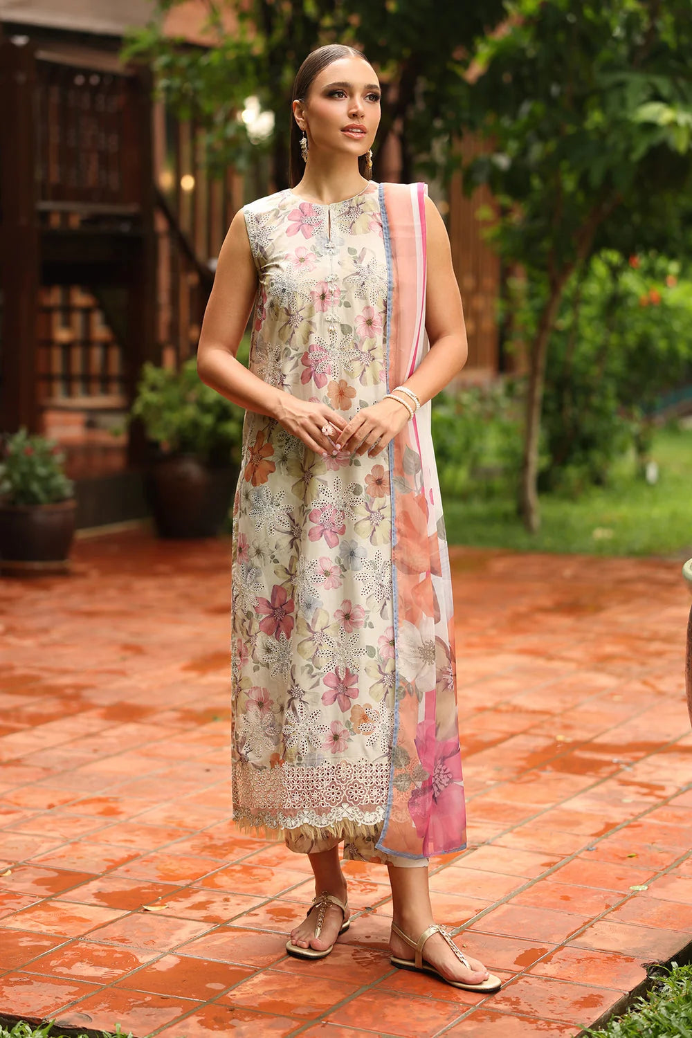 3 Piece Unstitched Chicken Kari Embroidered Lawn Suit