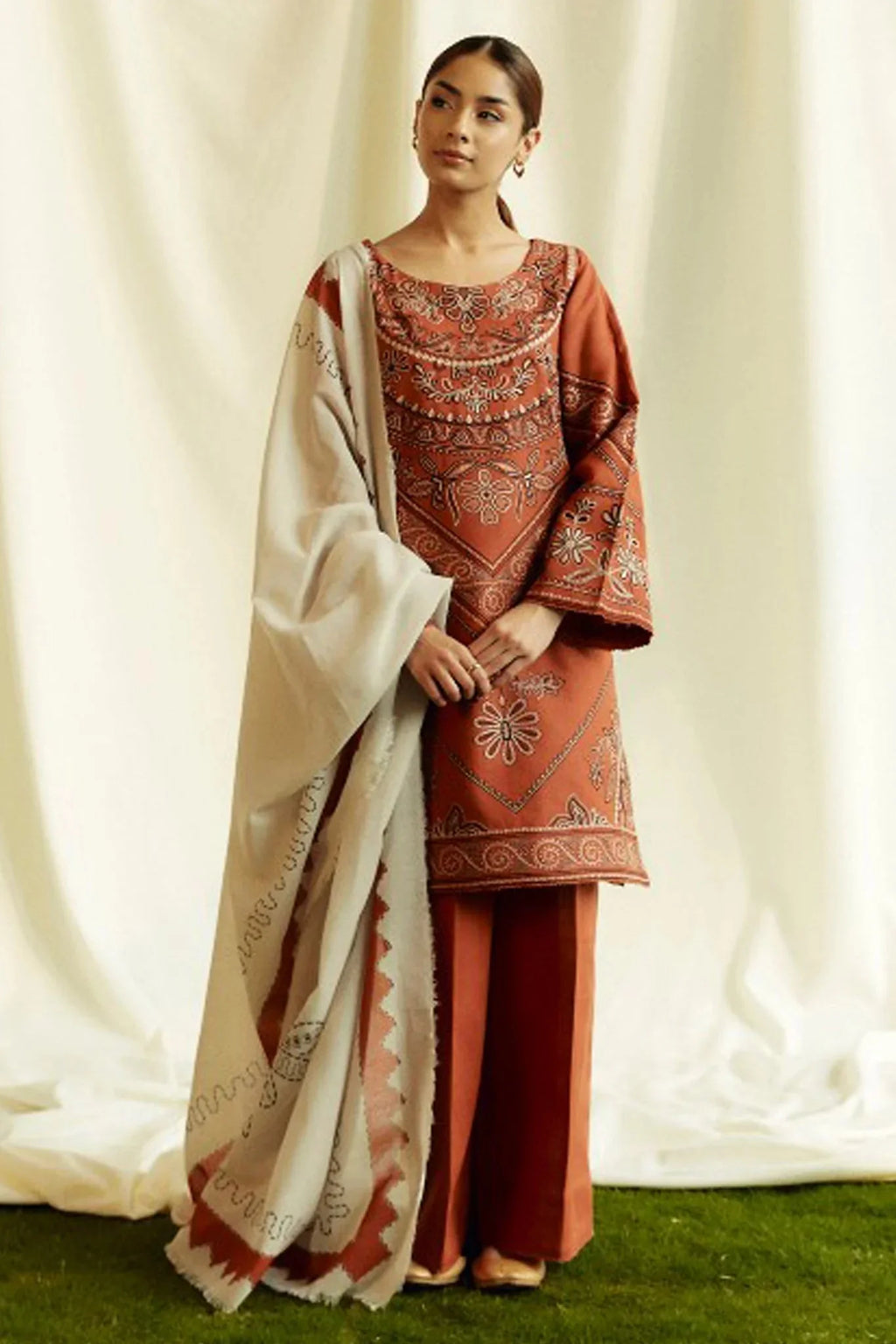 ZS 100-3 Piece - Unstitched Embroidered Lawn Fabric