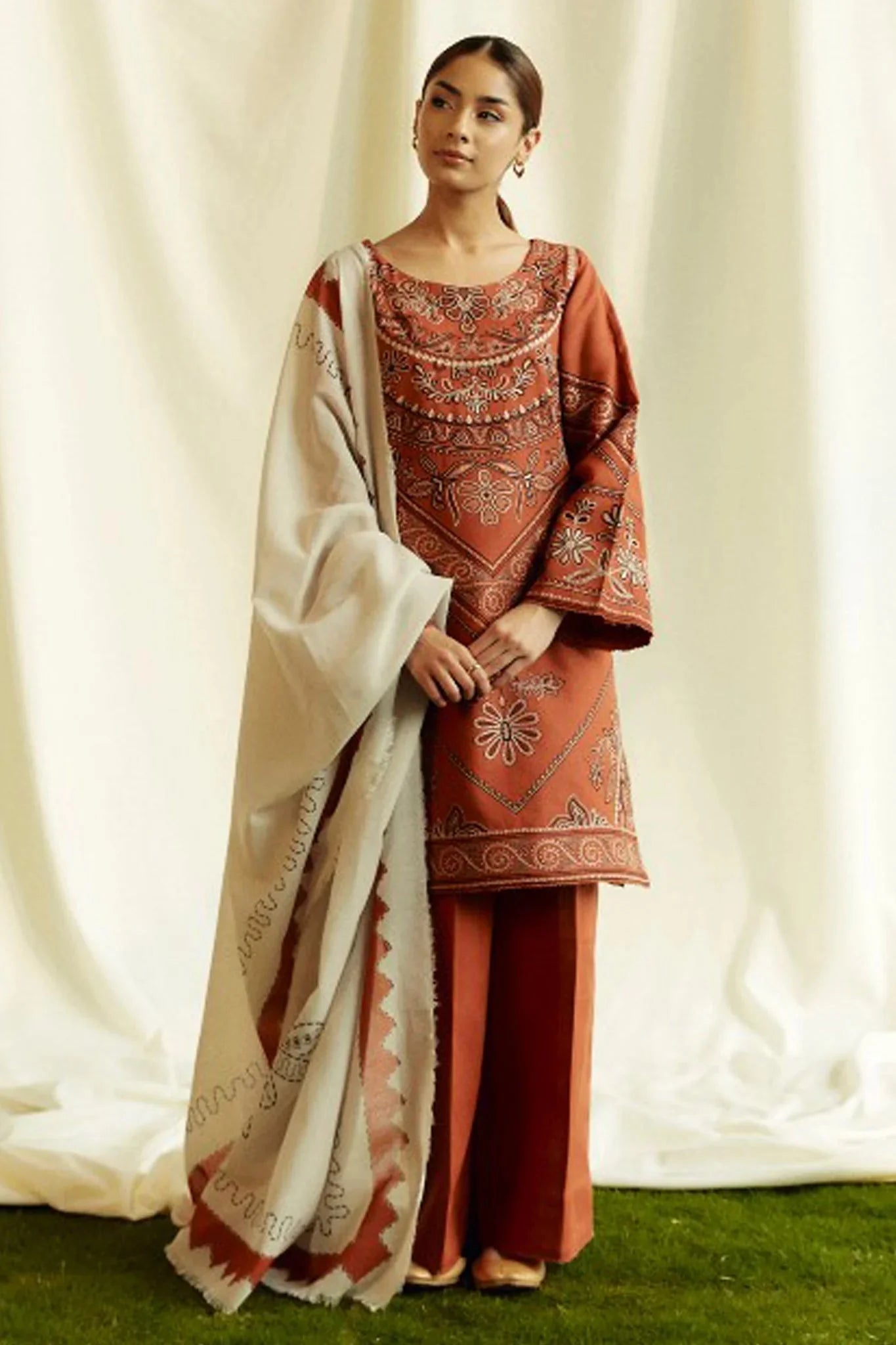 ZS 100-3 Piece - Unstitched Embroidered Lawn Fabric