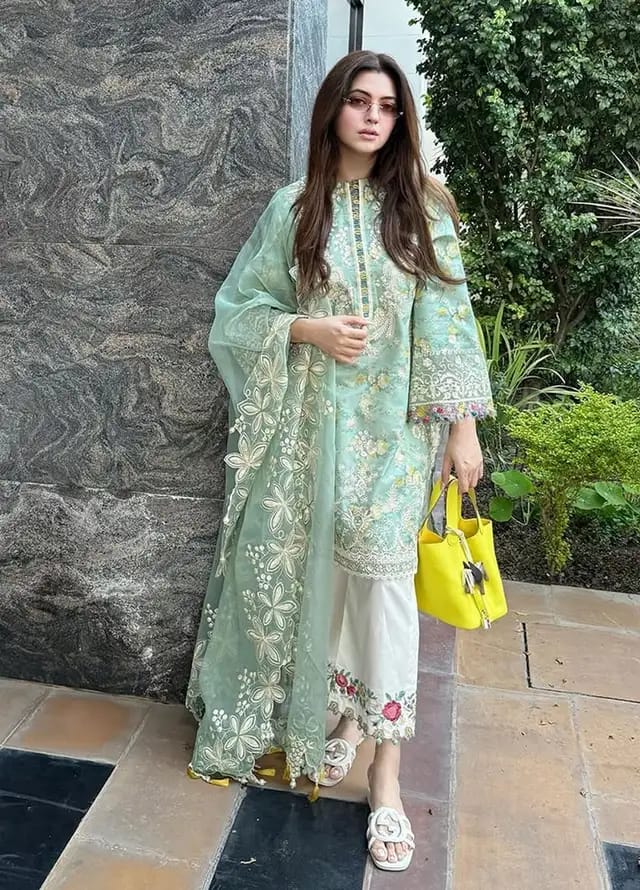SP 482-3Pc Printed and Embroidered Lawn Shirt with Embroidered Organza Dupatta