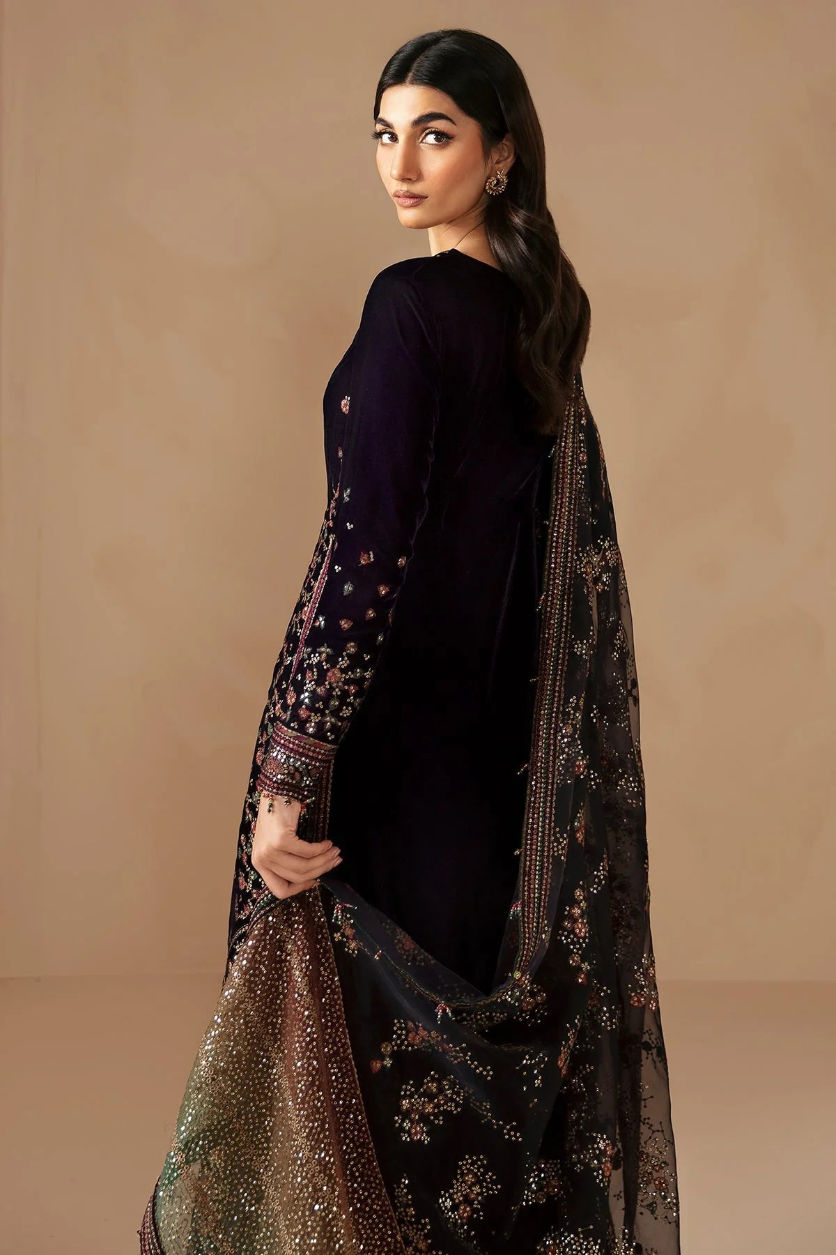 JZ -3 Pcs Unstitched Embroidered Velvet Suit