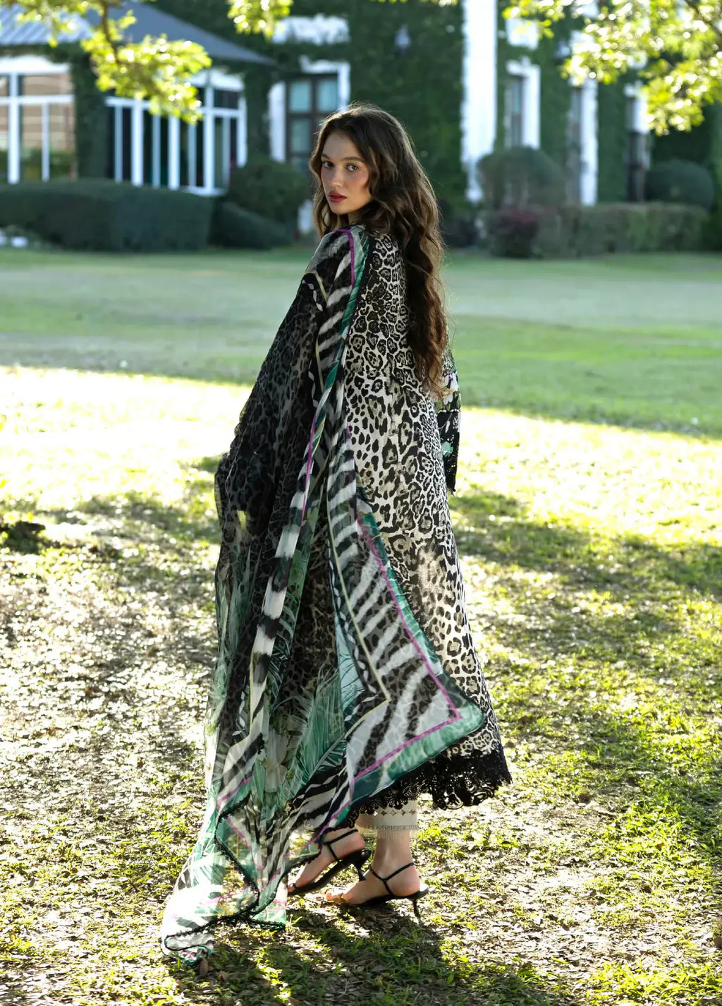 EL 204-3 Piece Unstitched Embroidered Lawn Suit ( Printed Lawn Dupatta )