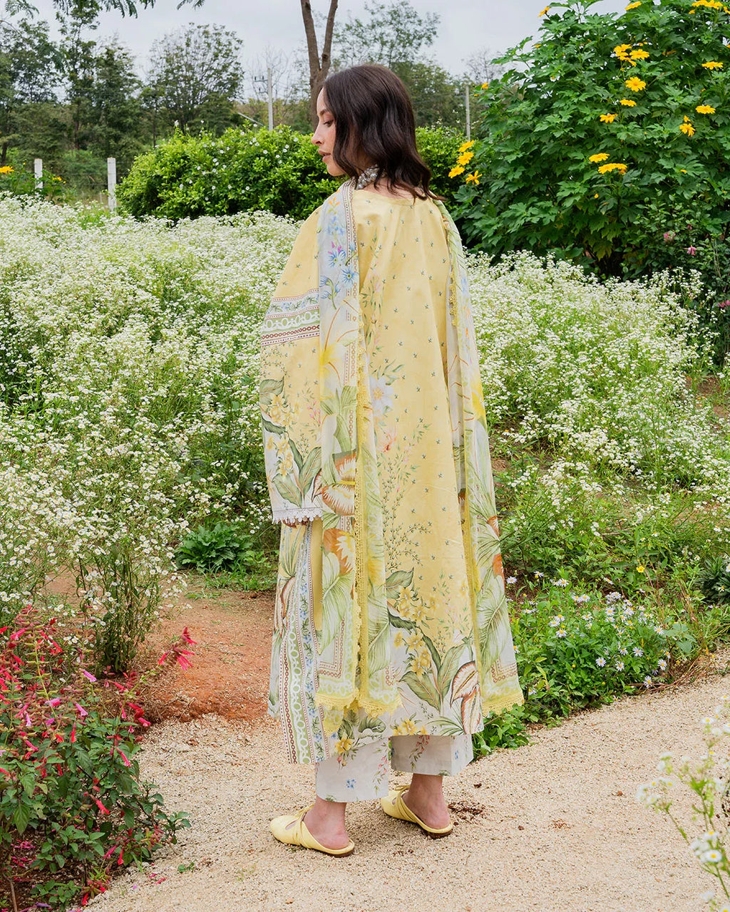 3 Piece unstitched Digital Printed Lawn Suit with Lawn Dupatta