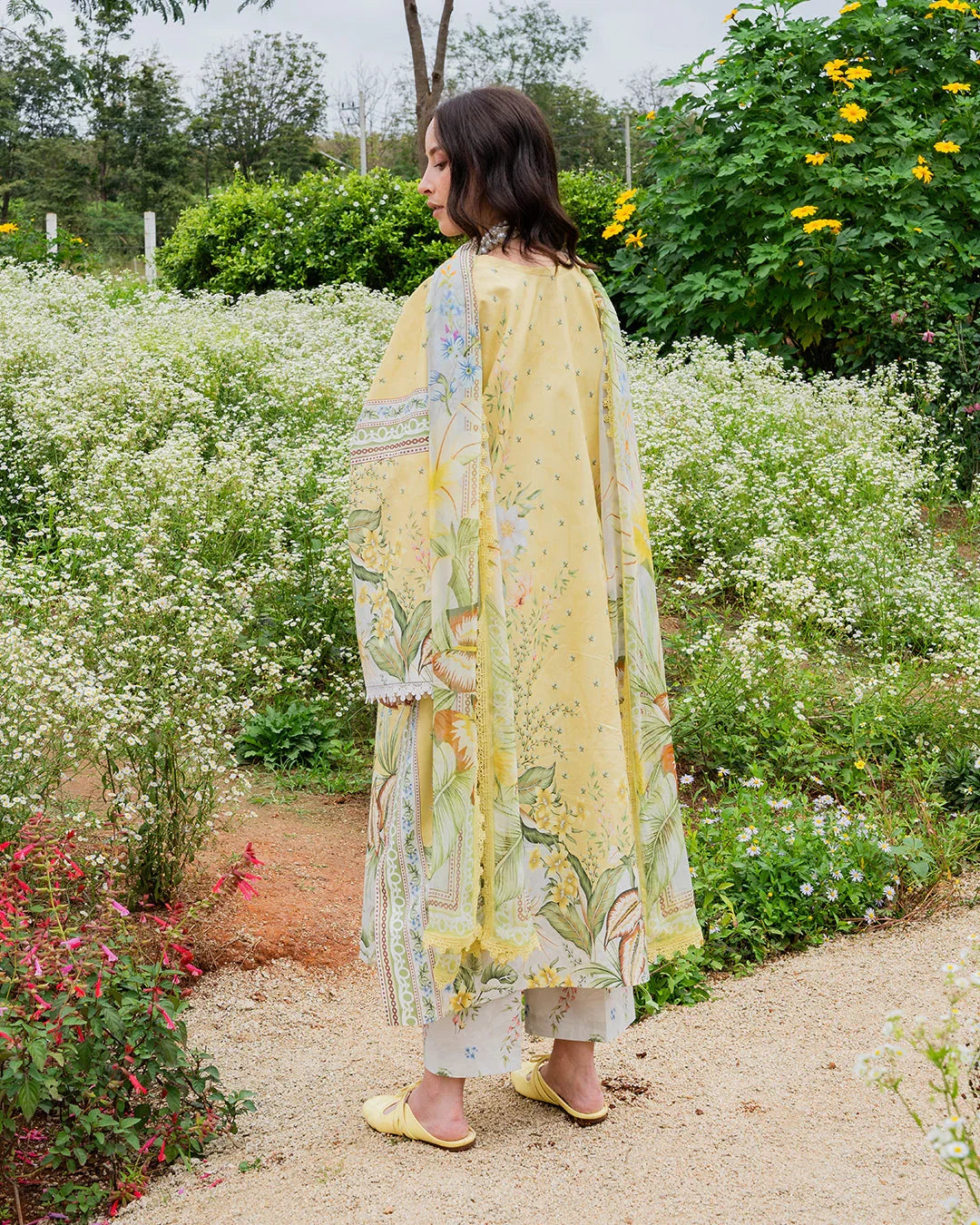 3 Piece unstitched Digital Printed Lawn Suit with Lawn Dupatta