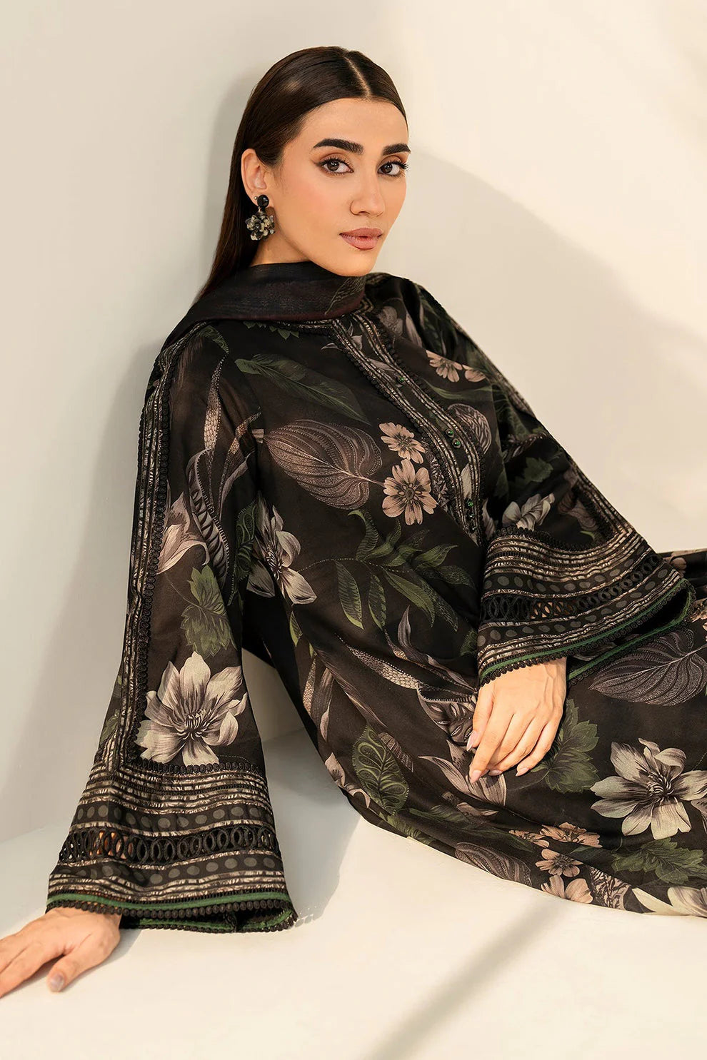 BQ 33-3 Piece Unstitched Digital Printed Khaddar Suit