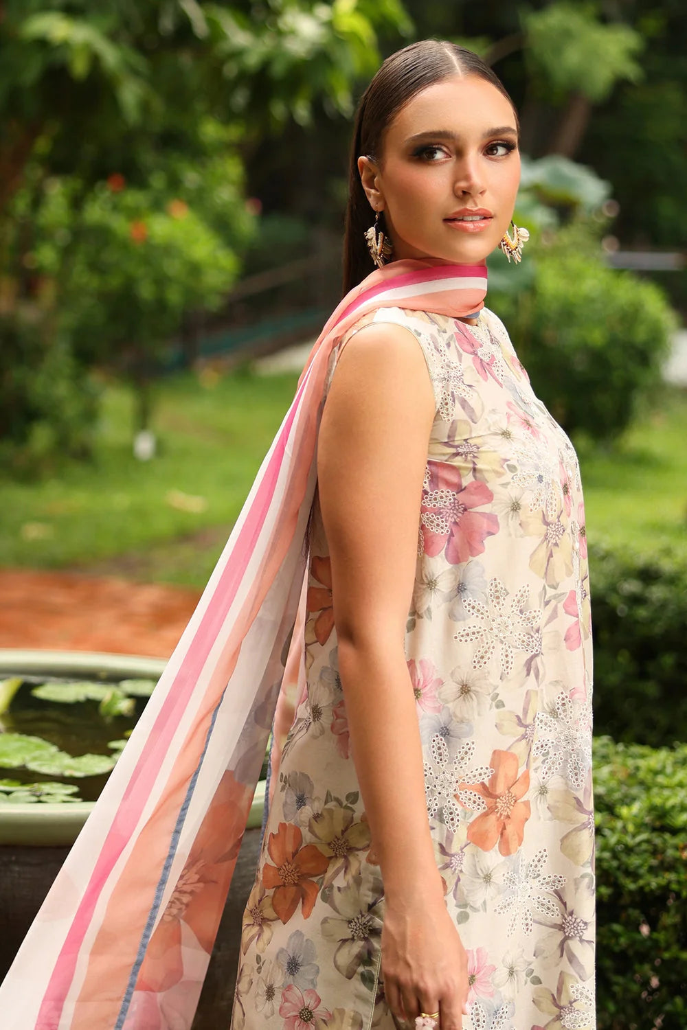 3 Piece Unstitched Chicken Kari Embroidered Lawn Suit