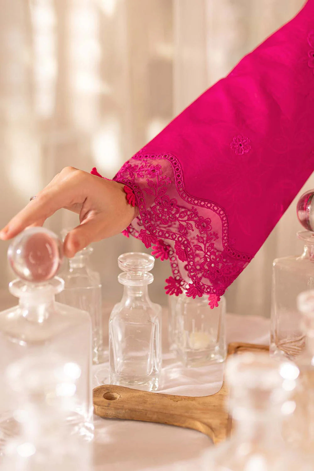 FR 2725-3 Piece Unstitched Embroidered Lawn Suit