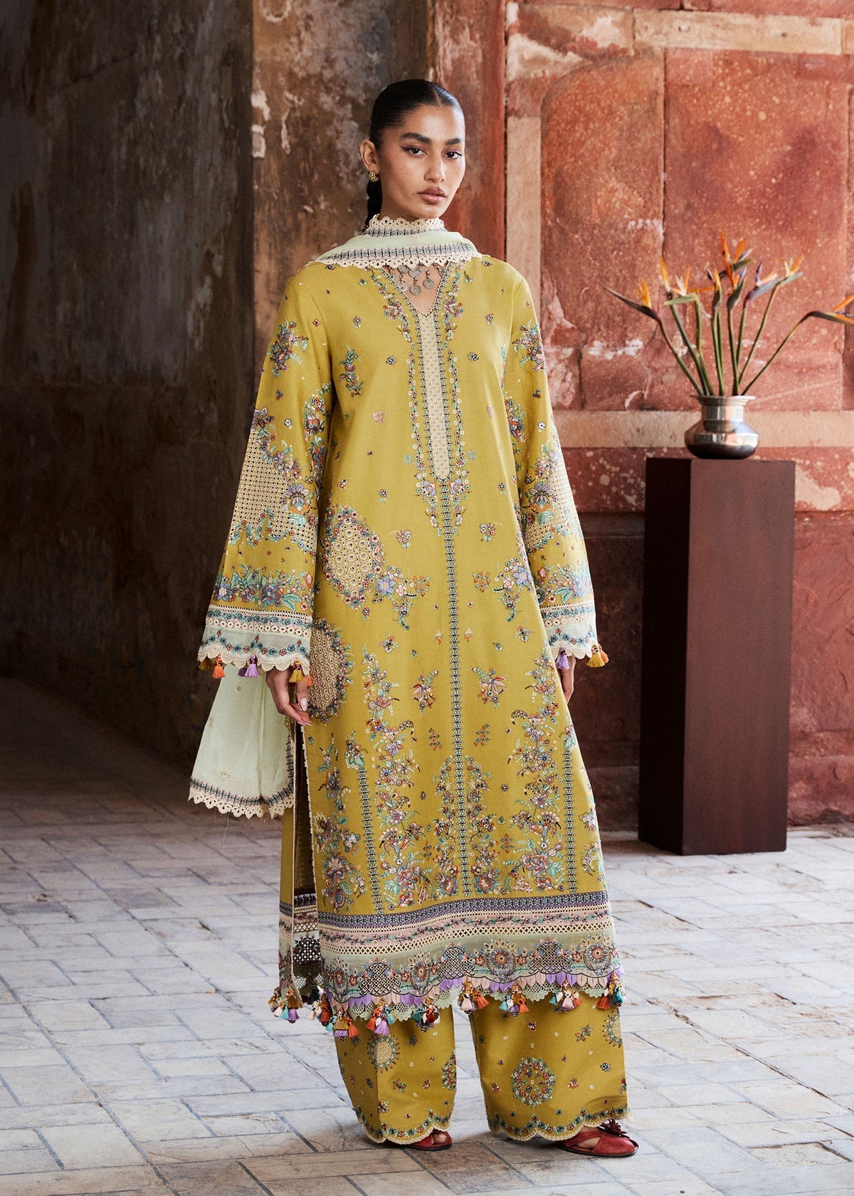 HR 3040-3 Piece Unstitched Heavy Embroidered Dhanak Suit ( Embroidered Chiffon Dupatta)